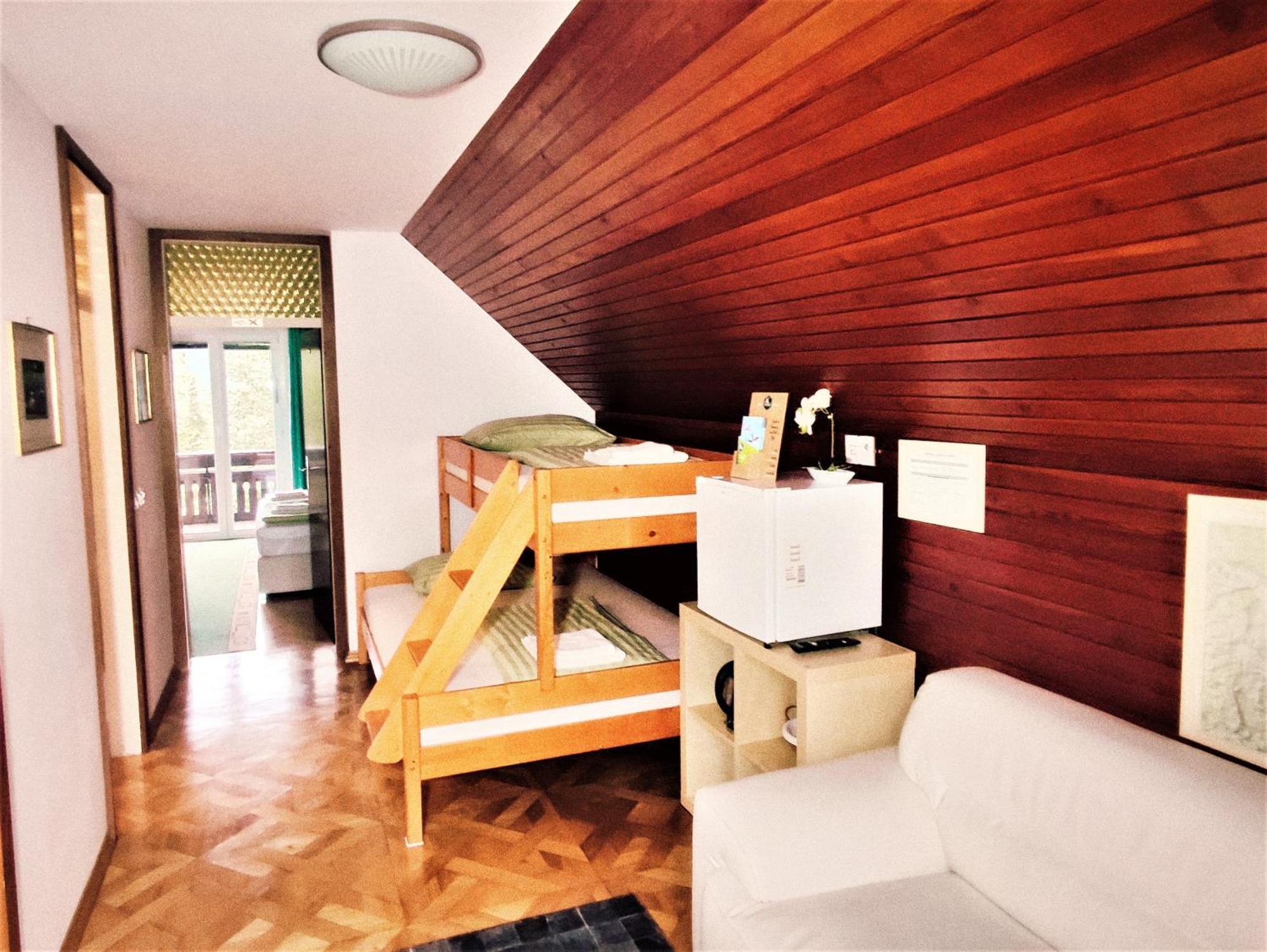 Tourist House Capricorn Apartment Блед Екстериор снимка